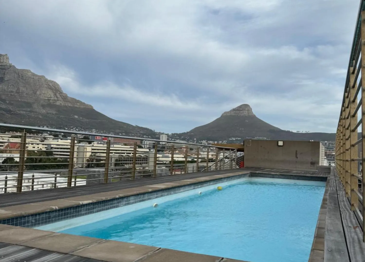 Luxury With Table Mountain View Apartment Cape Town